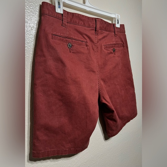 Charles and a Half Mens Shorts 8” Inseam Size 33 Burgundy Excellent Shape! - Picture 9 of 17